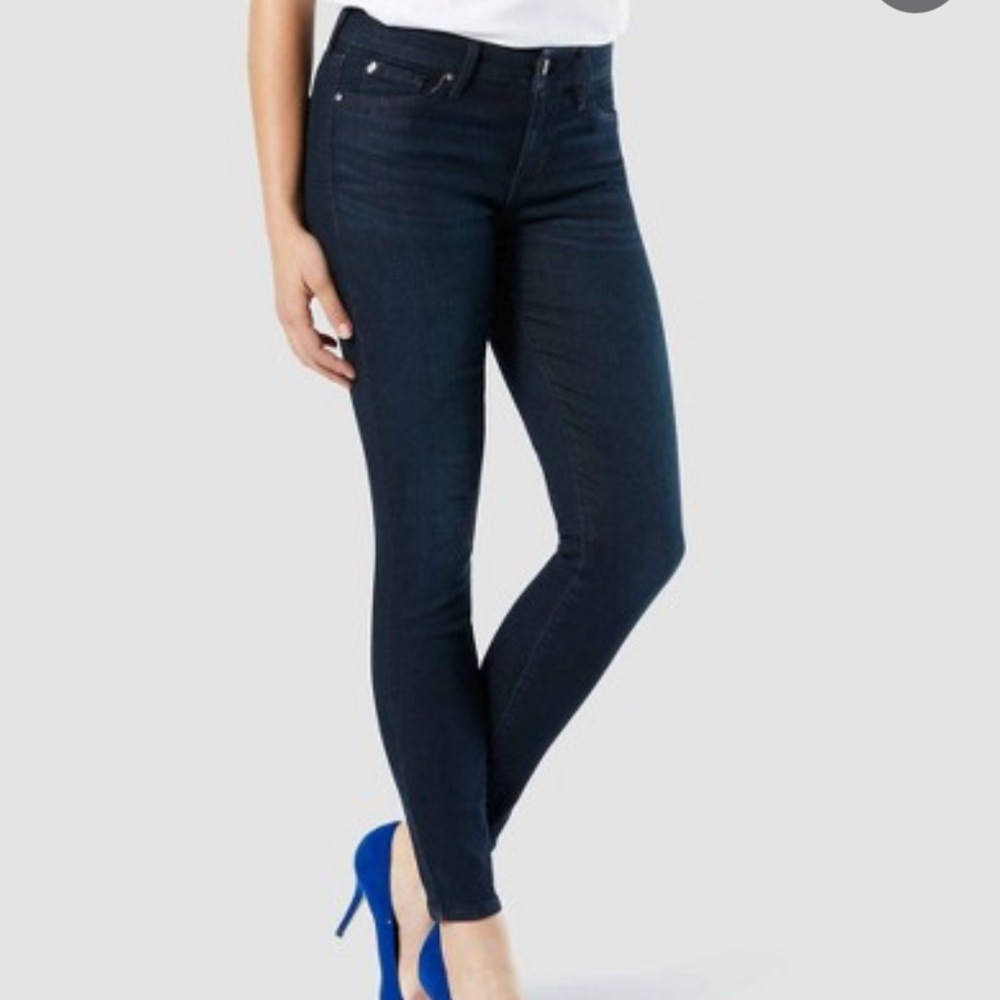 NWOT DENIZEN® from Levi's® Women's Mid-Rise Skinny Jeans- size 4